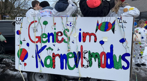 Glandorf Helau - LUWI Helau! Konfetti fliegt durch die Luft!