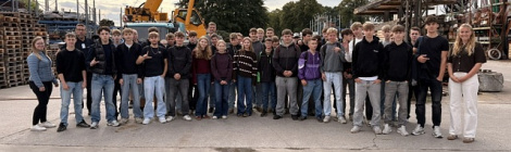 Klassen 9 und 10 der Ludwig-Windthorst-Schule Glandorf zu Besuch bei August Gründker